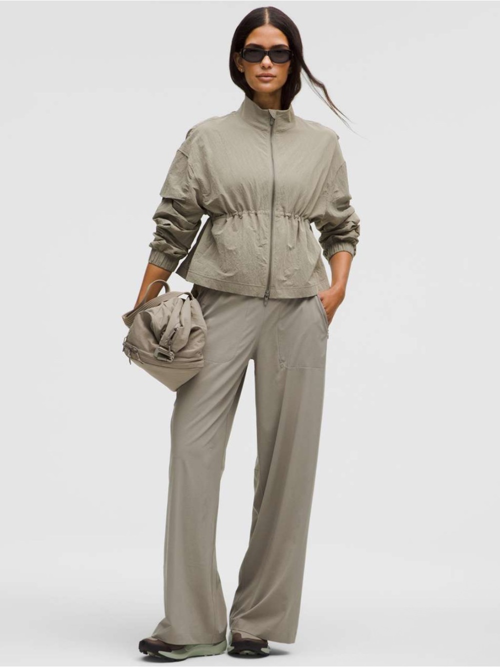 Lululemon Swift Mid-Rise Wide-Leg Pant
Warm Ash Grey
